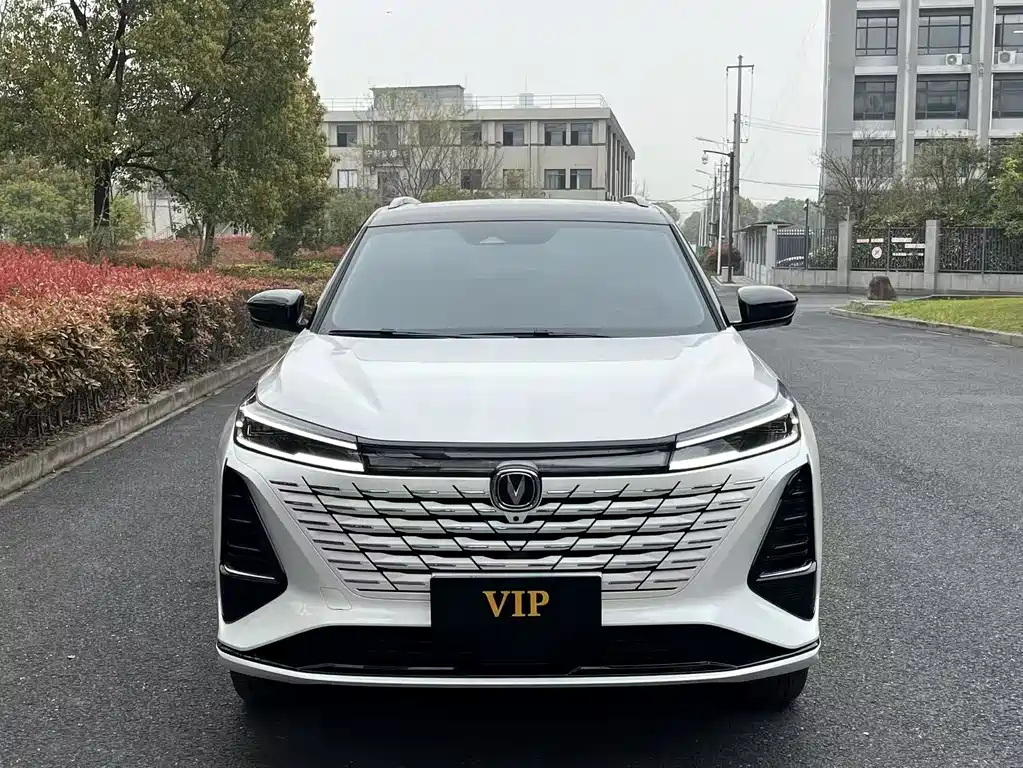 Changan CS75 PLUS 2025 — фото 3