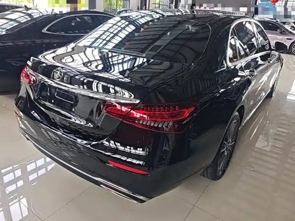 Mercedes-Benz E-Class 2022