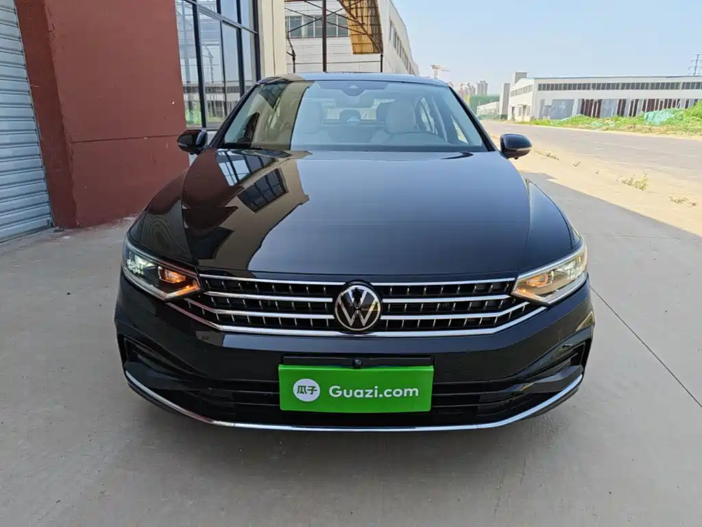 Volkswagen Magotan 2025
