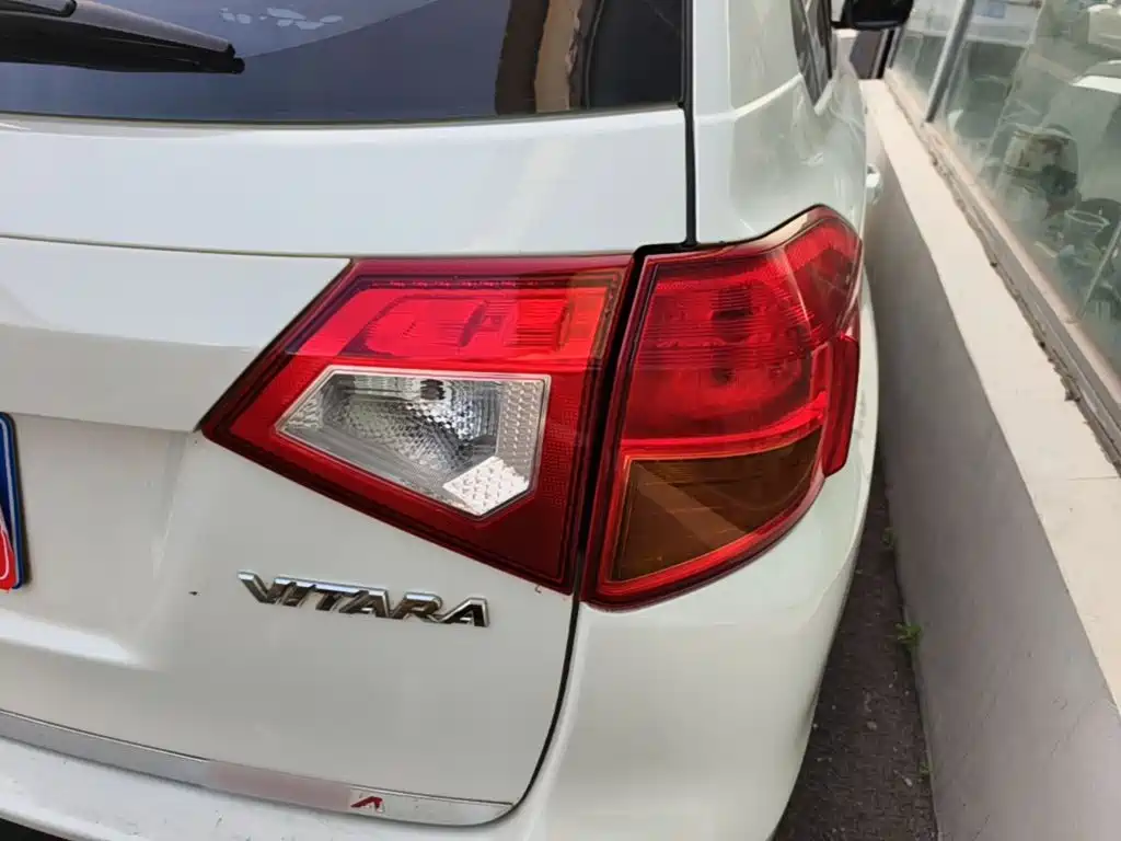 Suzuki Vitara 2016 — фото 8