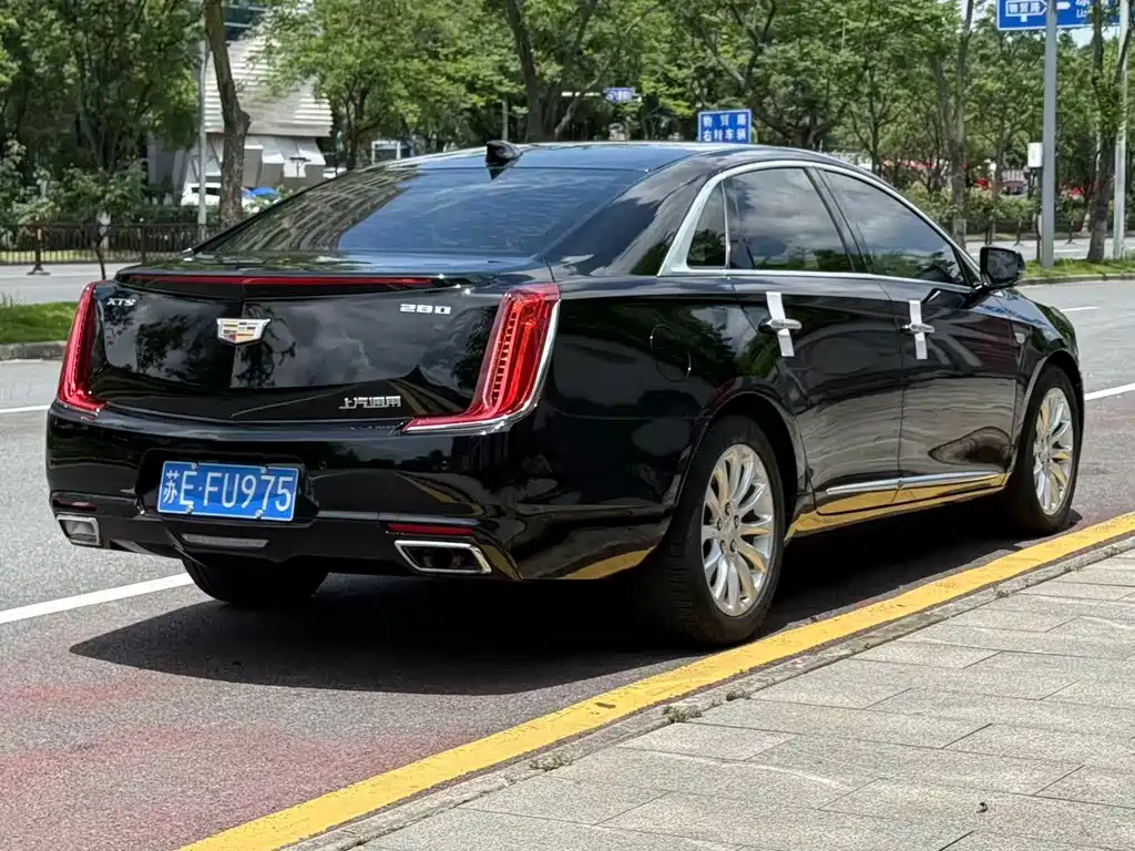 Cadillac XTS 2018 — фото 15