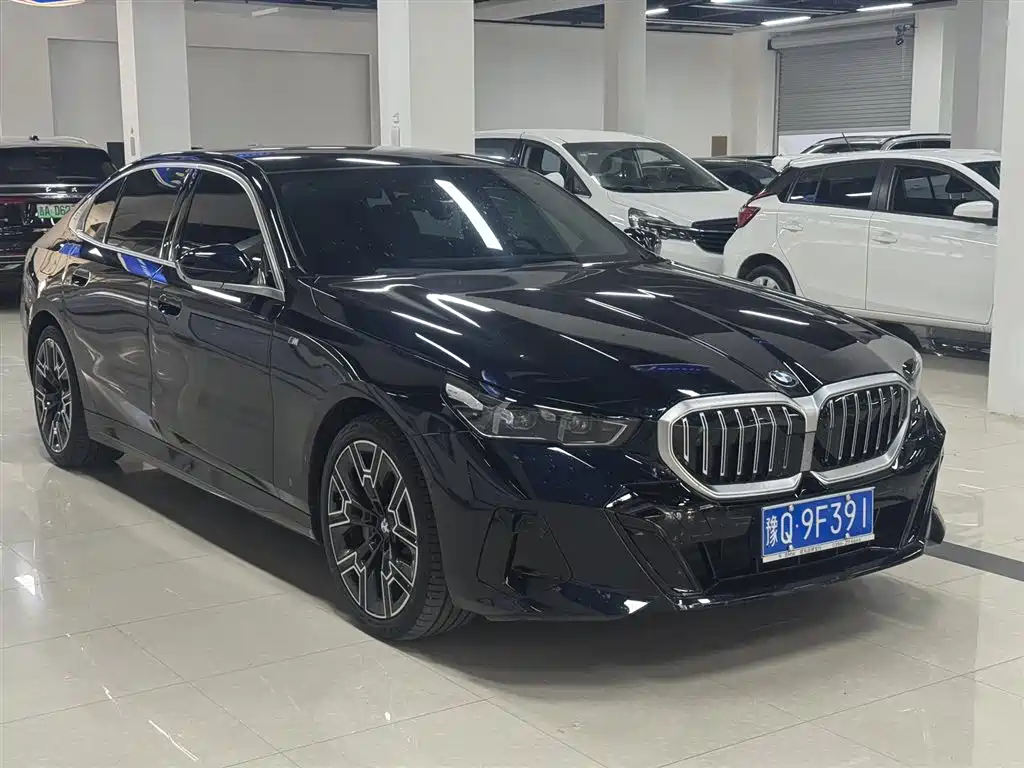 BMW 5 Series 2025