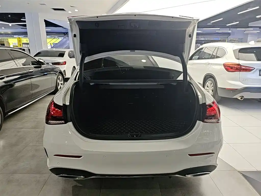 Mercedes-Benz A-Class 2022 — фото 19
