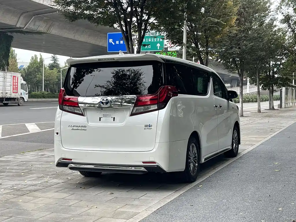 Toyota Vellfire 2022