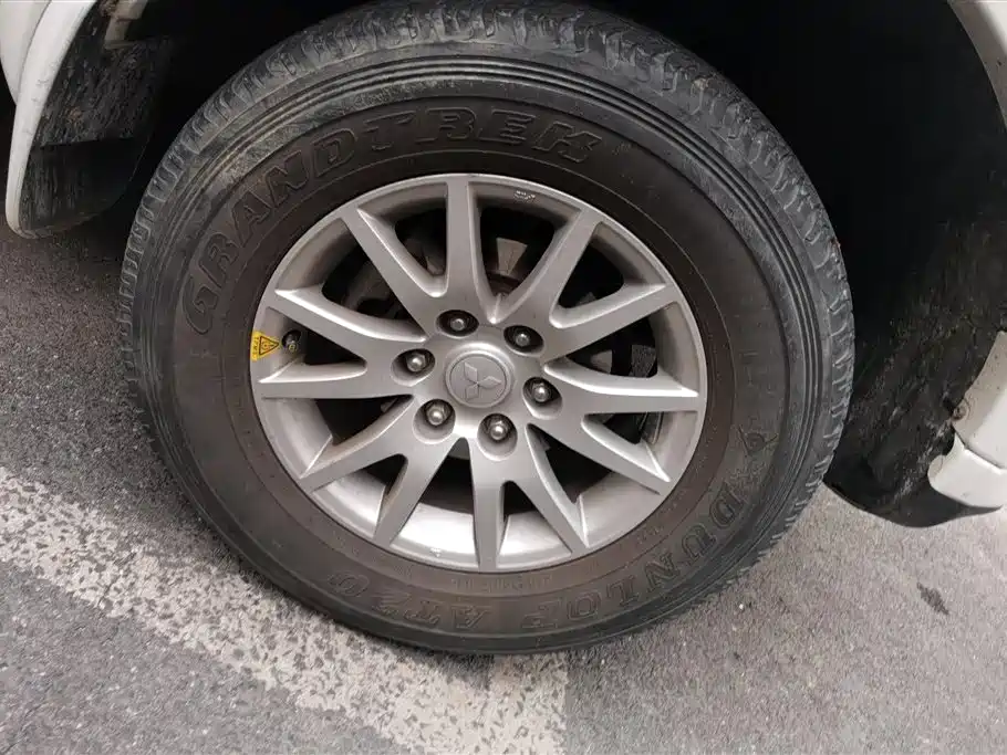 Mitsubishi Pajero Sport 2016