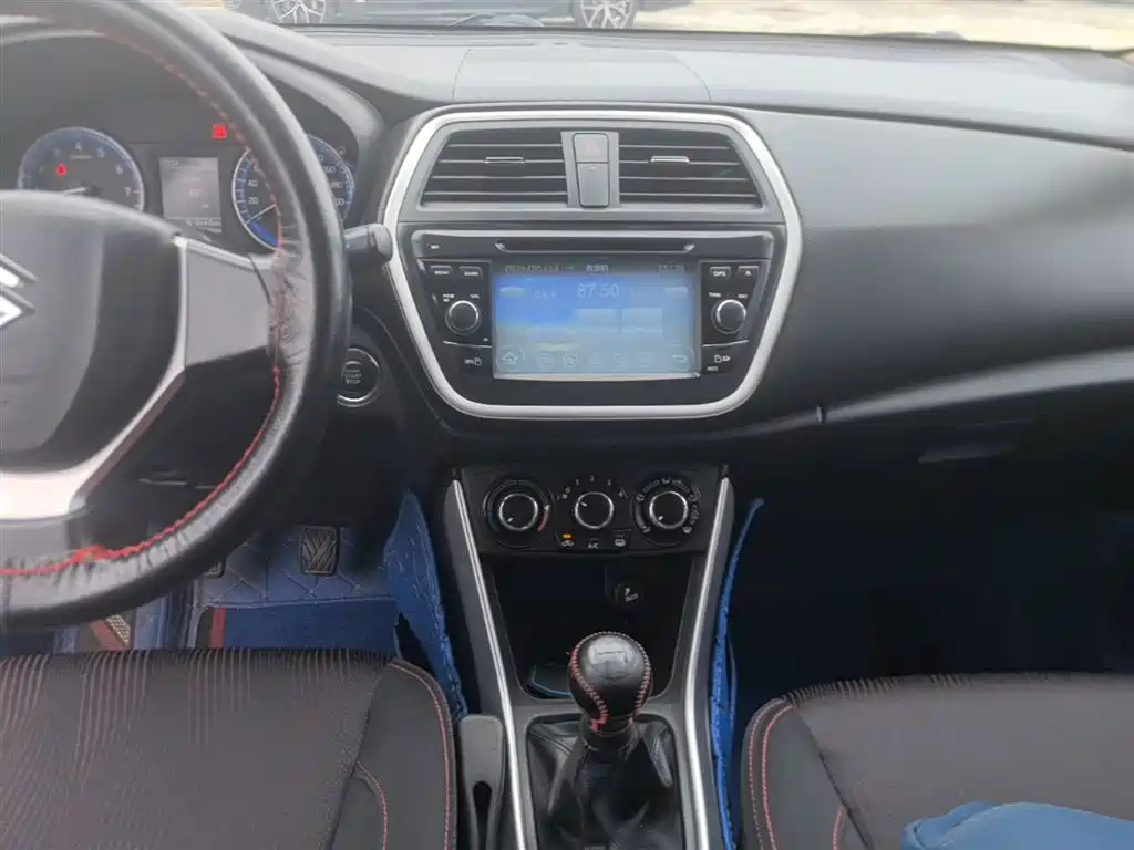 Suzuki S-Cross 2015 — фото 13