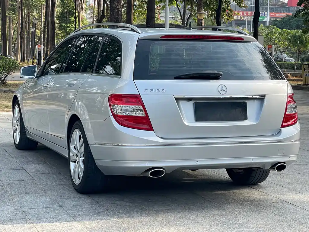 Mercedes-Benz C-Class 2011 — фото 17