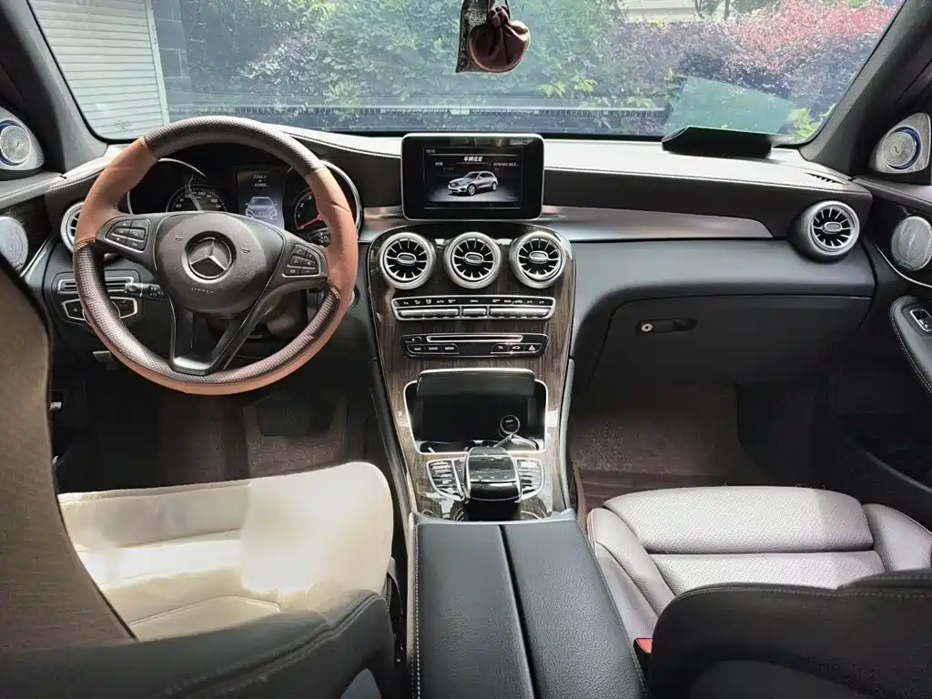 Mercedes-Benz GLC 2017 — фото 13