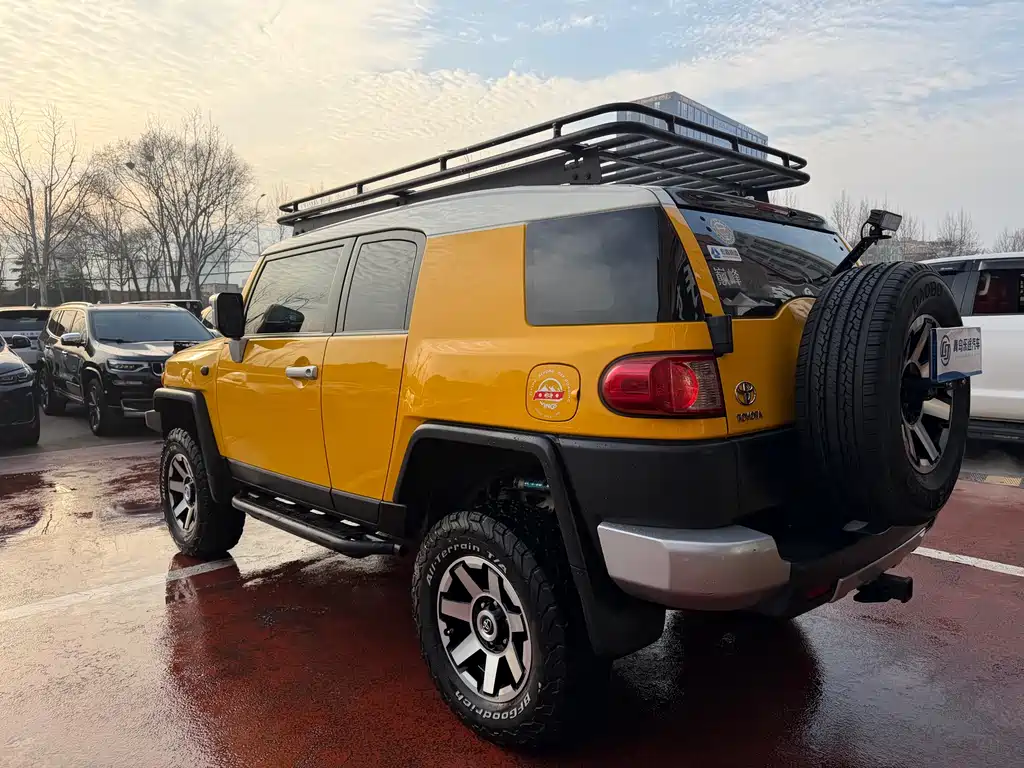 Toyota FJ Cruiser 2017 — фото 4