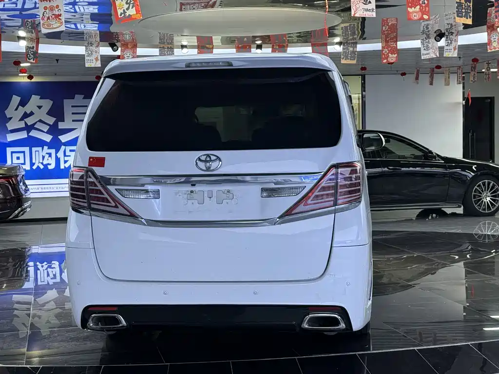 Toyota Alphard 2012 — фото 9