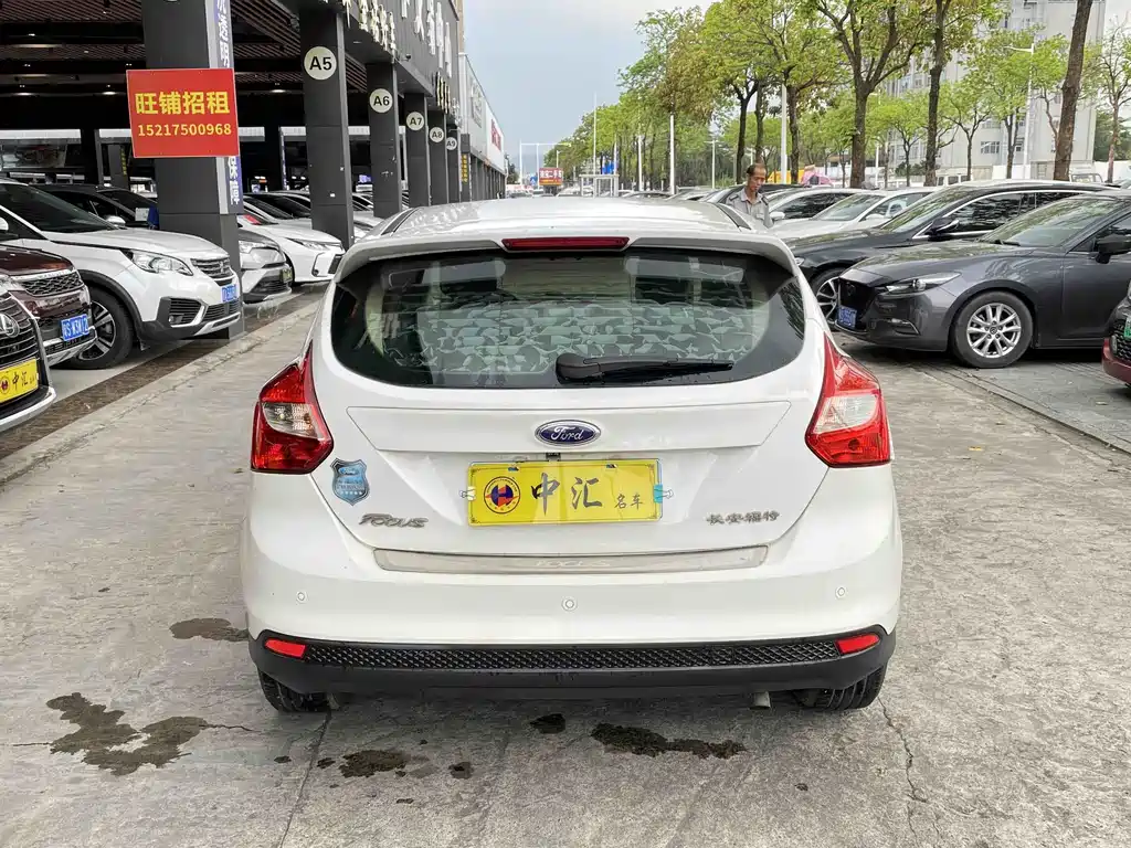 Ford Focus 2015 — фото 7
