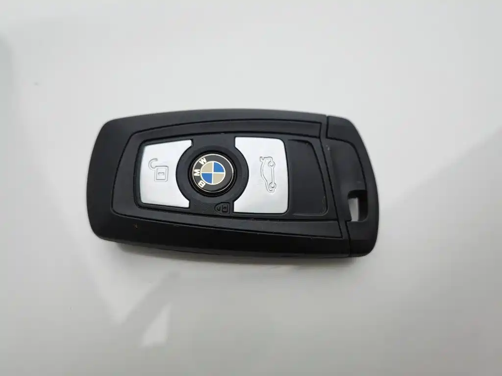 BMW 3 Series 2016 — фото 19