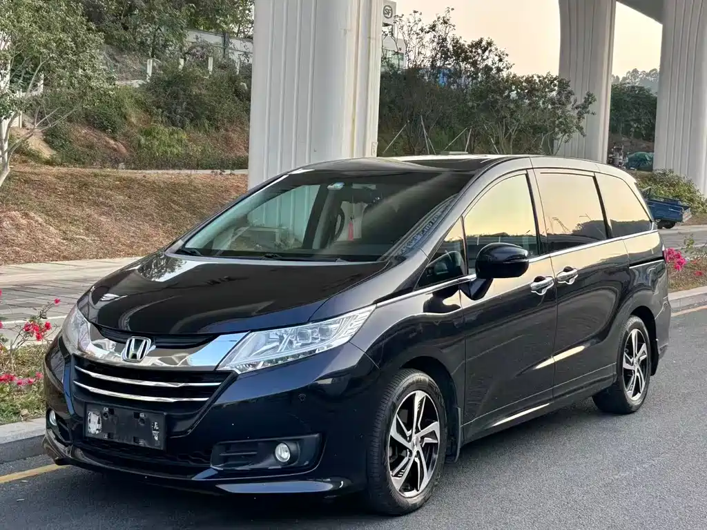 Honda Odyssey 2017 — фото 1