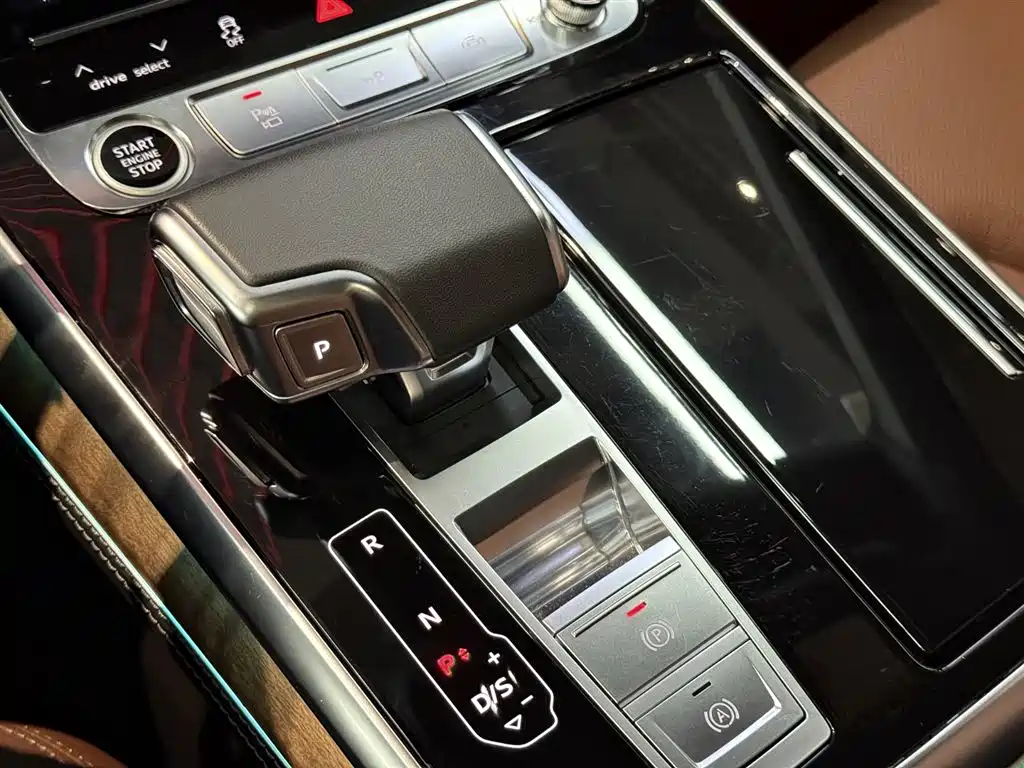 Audi Q7 2025 — фото 11