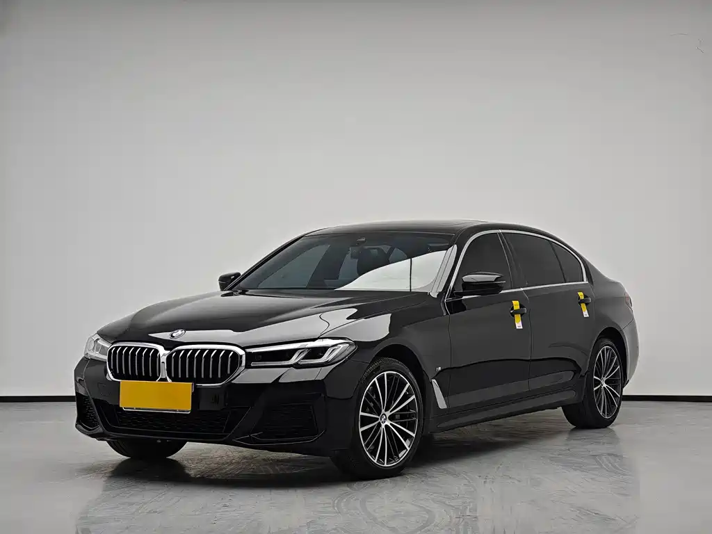BMW 5 Series 2024 — фото 1