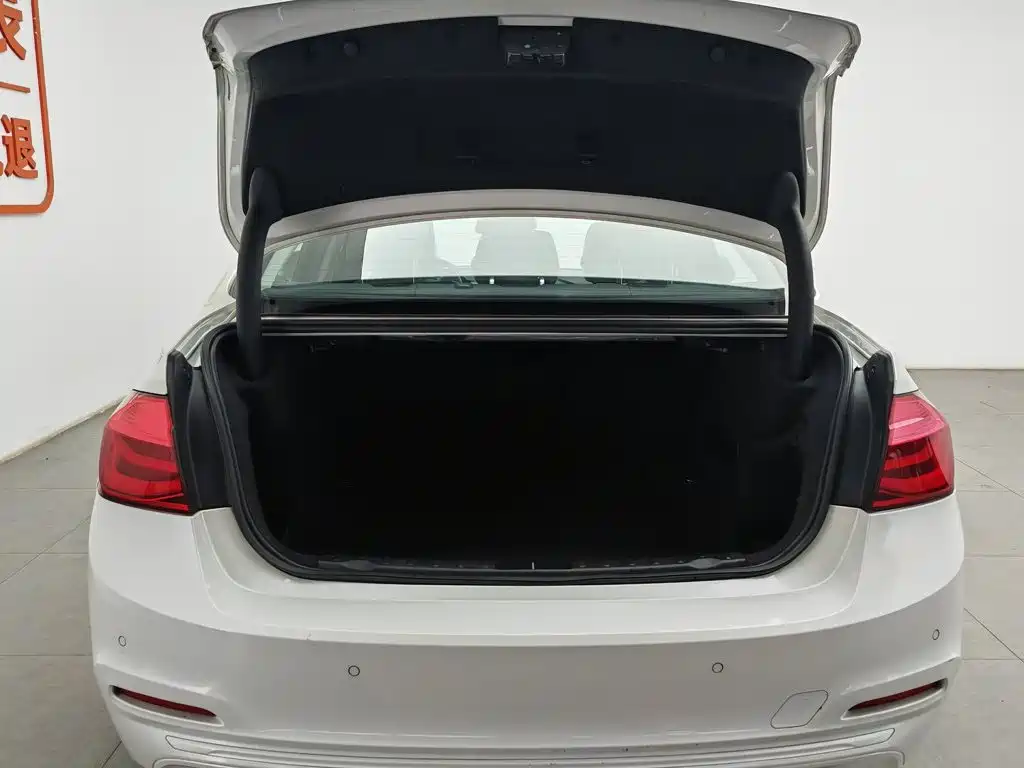 BMW 3 Series 2016 — фото 16