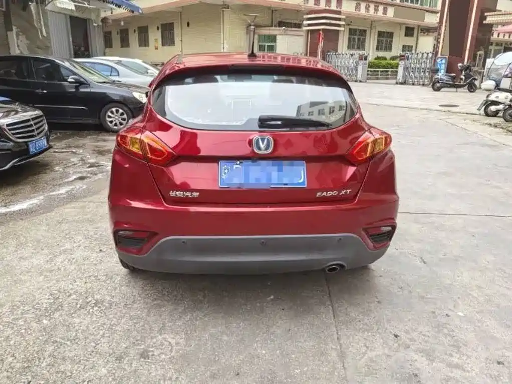 Changan Eado XT 2015 — фото 8