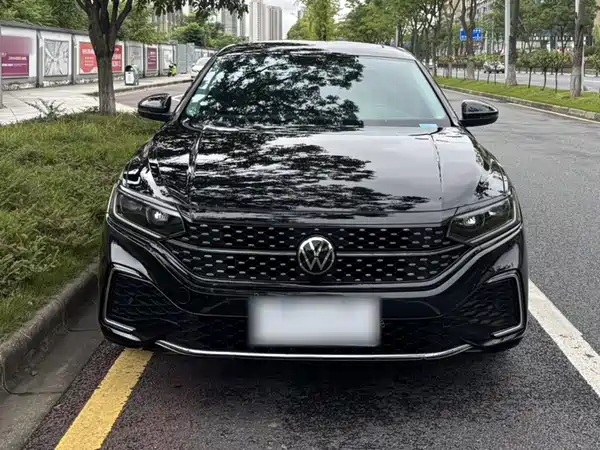 Volkswagen Passat 2024