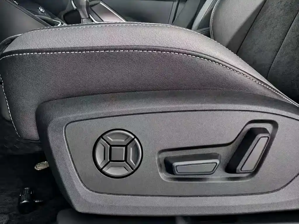 Audi Q3 2021 — фото 22
