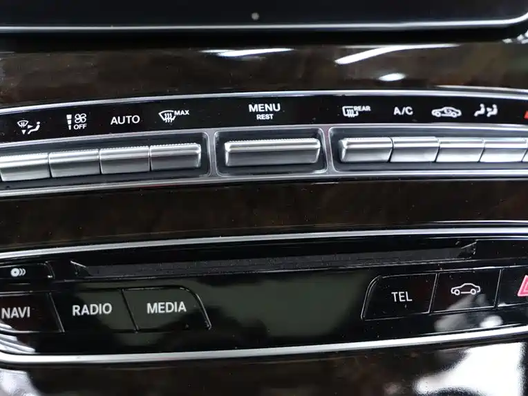 Mercedes-Benz V-Class 2016 — фото 14