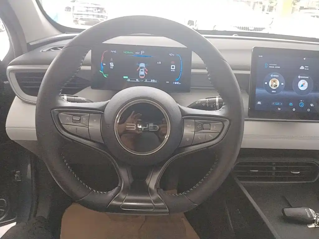 BYD Seal 05 DM-i 2025 — фото 11