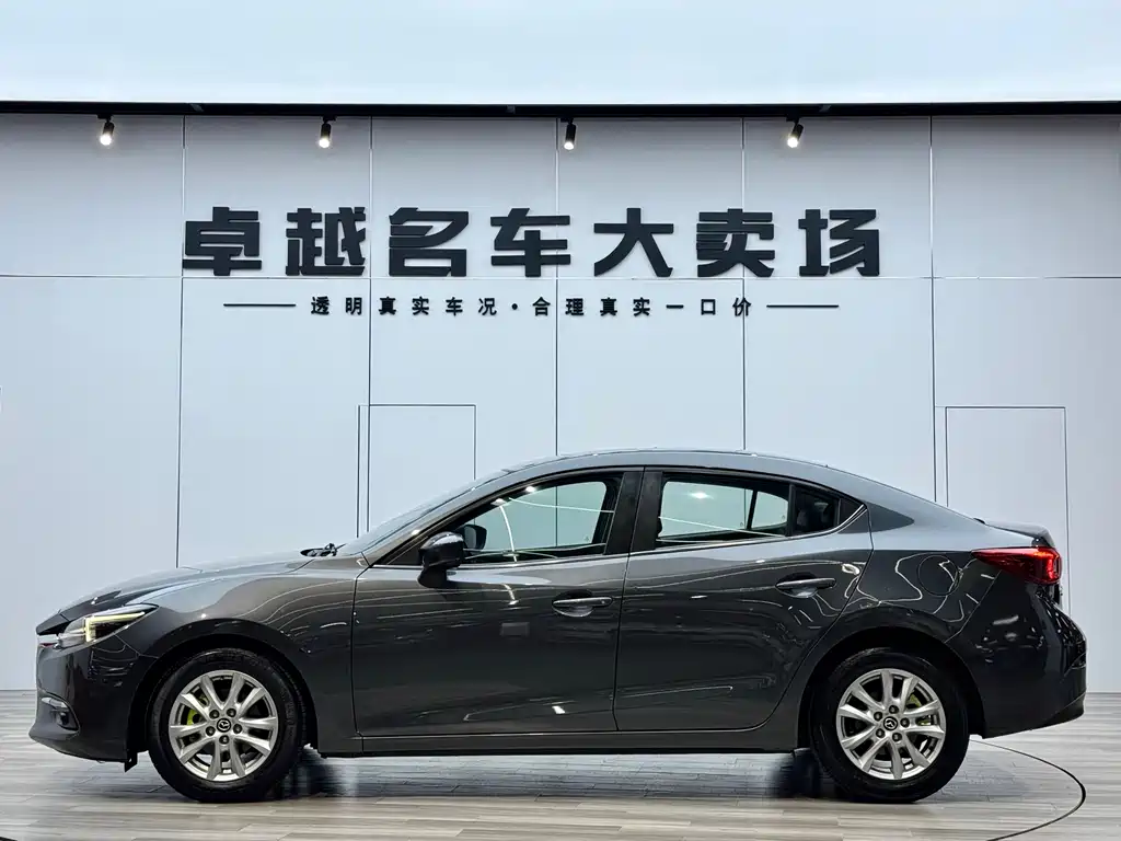 Mazda 3 Axela 2019 — фото 4