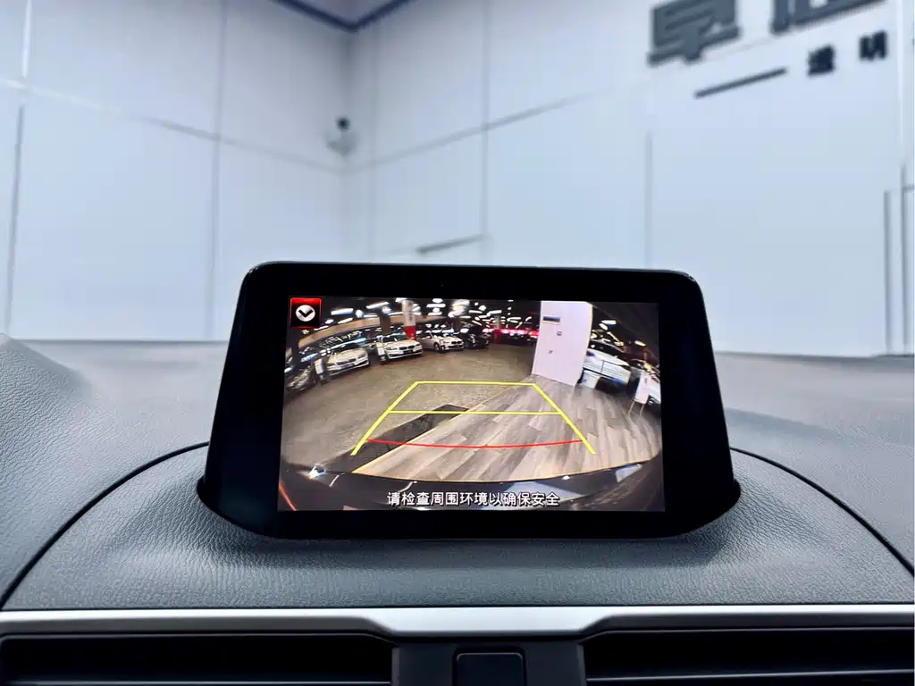 Mazda 3 Axela 2019 — фото 14