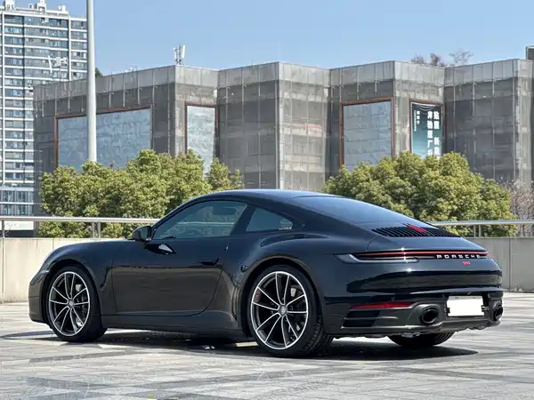 Porsche 911 2023