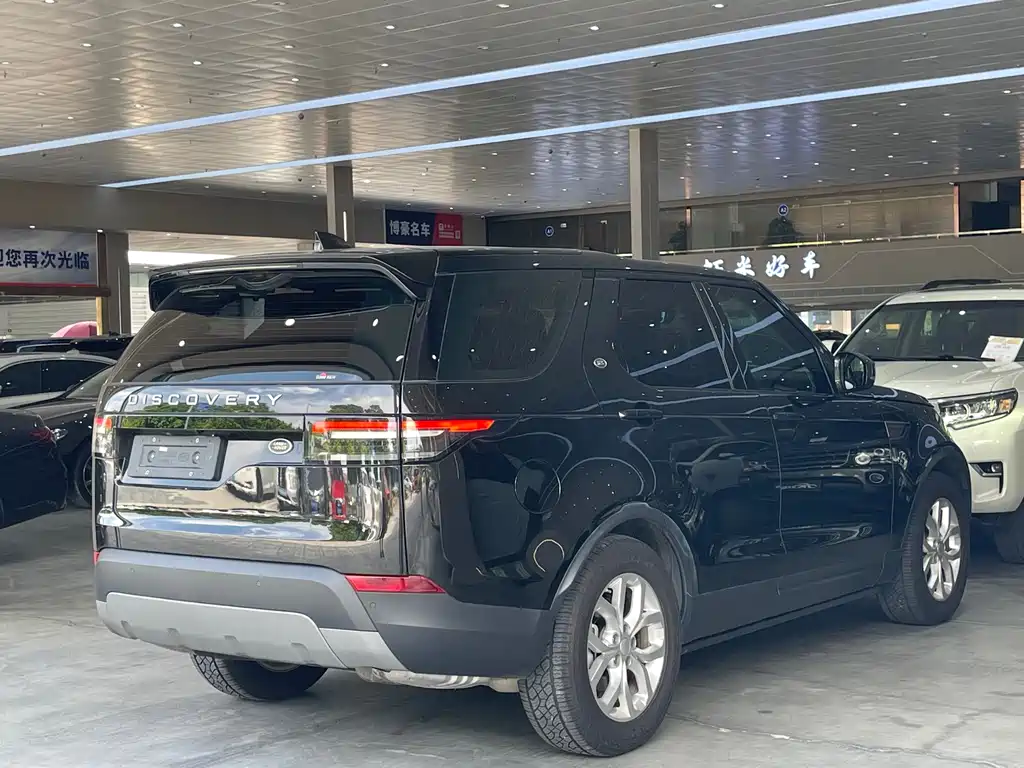 Land Rover Discovery 2018 — фото 17