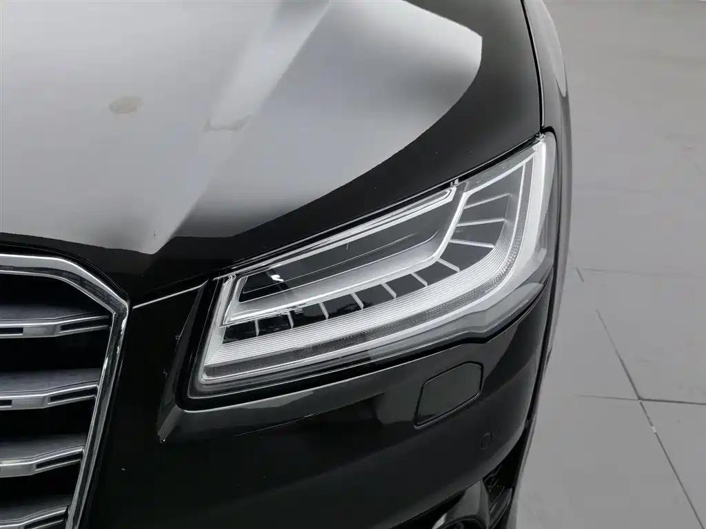 Audi A8 2012