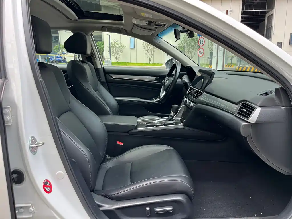 Honda Accord 2022 — фото 13