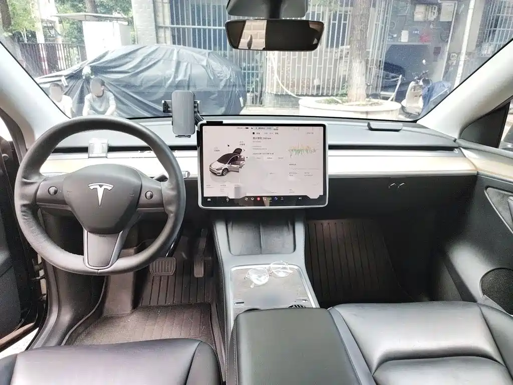 Tesla Model Y 2022 — фото 10