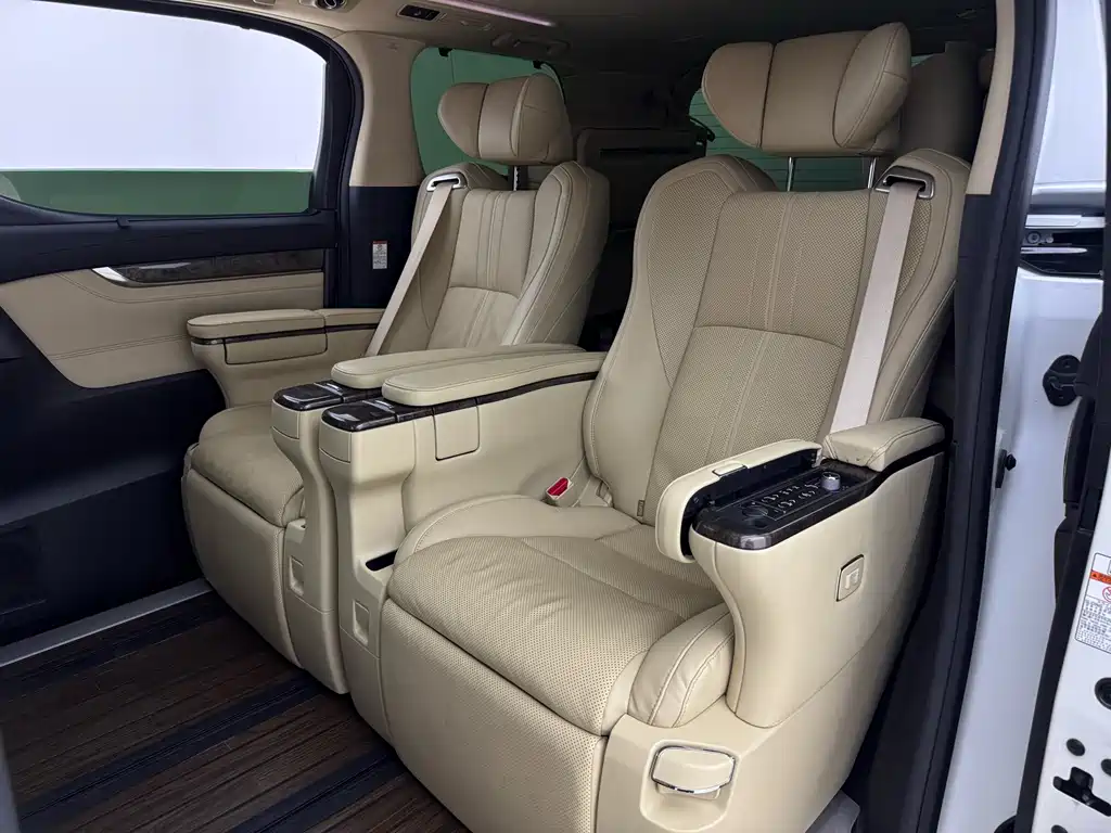 Toyota Vellfire 2021 — фото 12