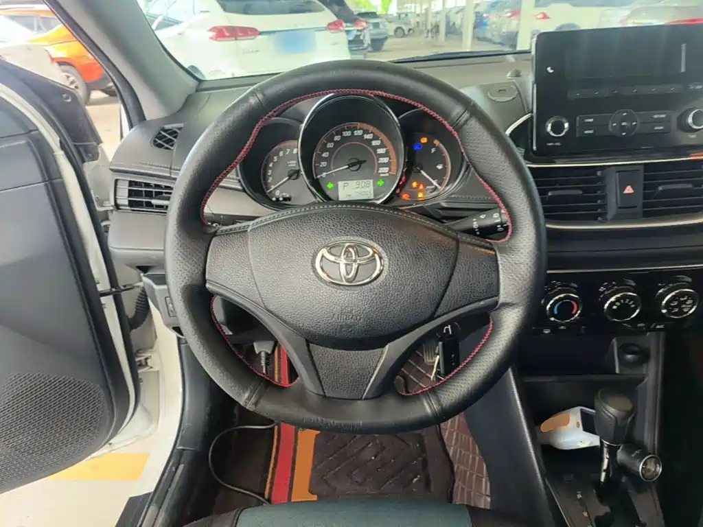Toyota Yaris L 2020