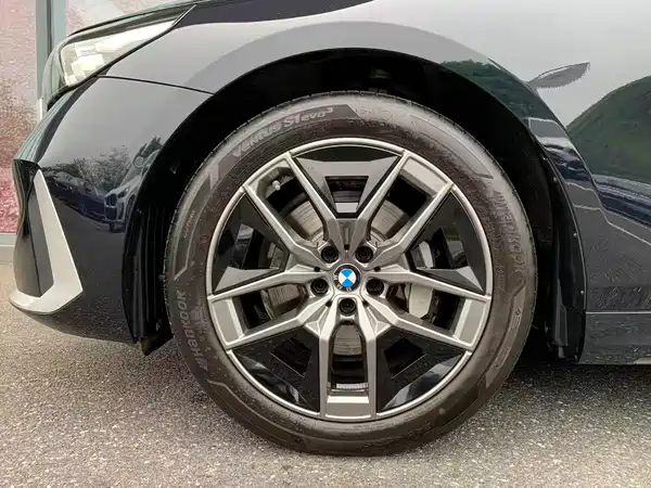 BMW 5 Series 2025