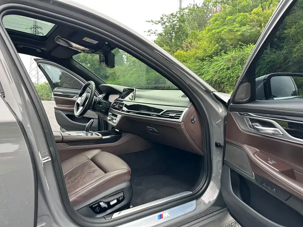 BMW 7 Series 2021 — фото 16