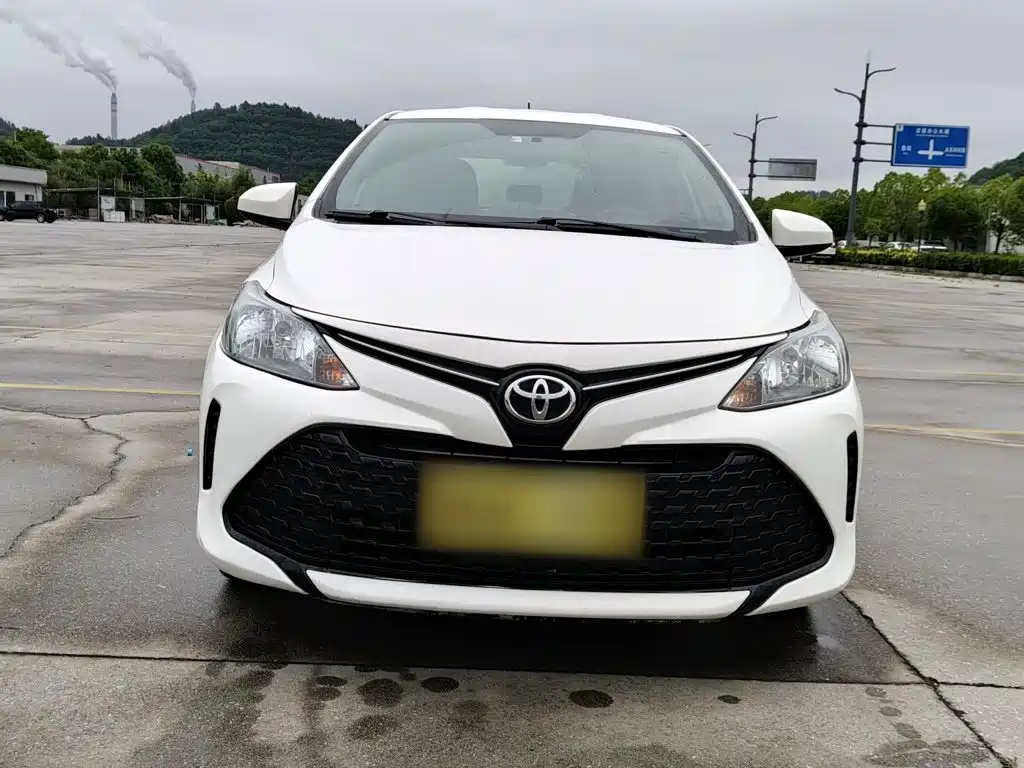 Toyota Yaris L 2020 — фото 24