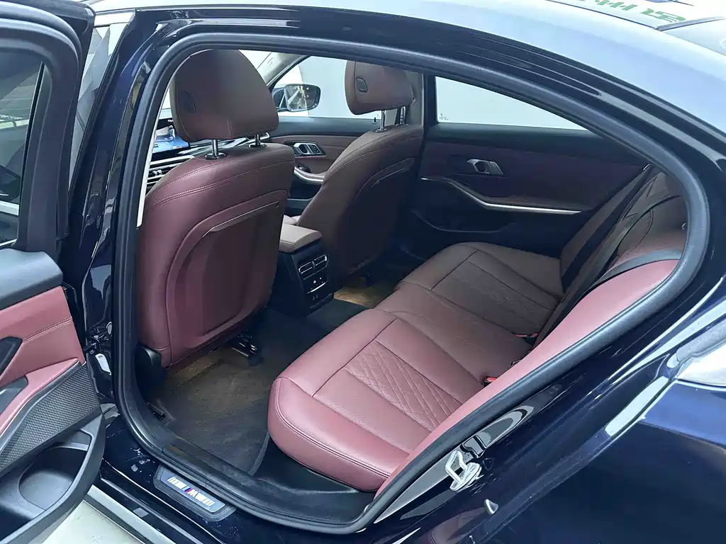 BMW 3 Series 2023 — фото 10