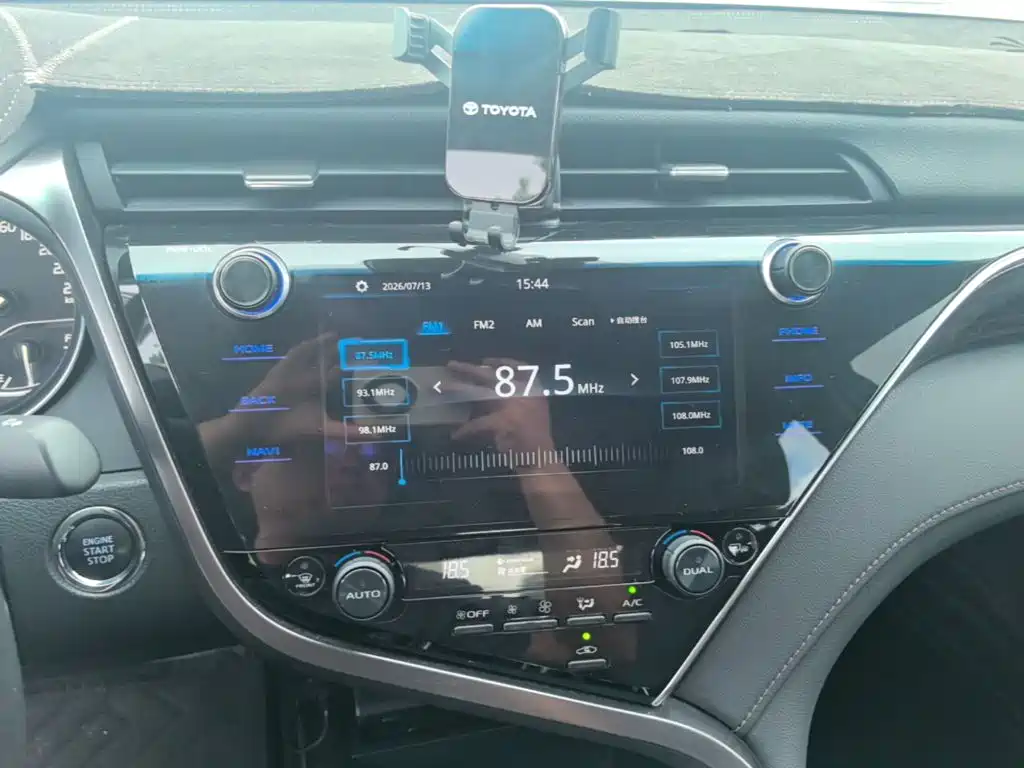 Toyota Camry 2020 — фото 13
