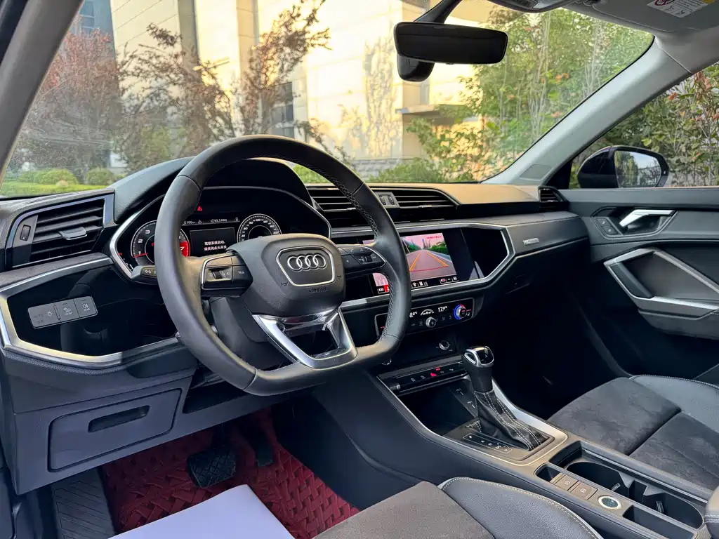 Audi Q3 2023 — фото 10