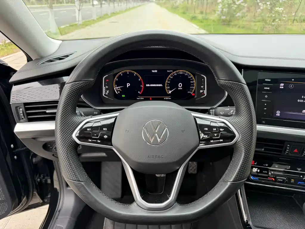Volkswagen Passat 2023 — фото 17