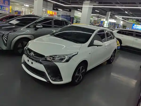 Toyota Yaris L 2021