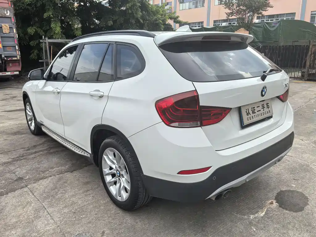 BMW X1 2015 — фото 9