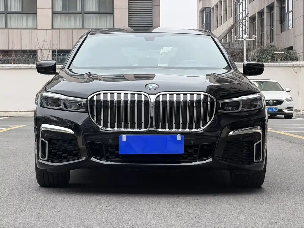 BMW 7 Series 2018 — фото 2