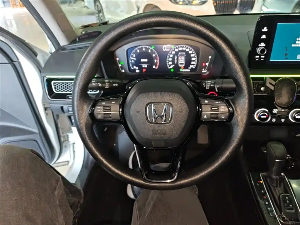 Honda Civic 2024 — фото 11