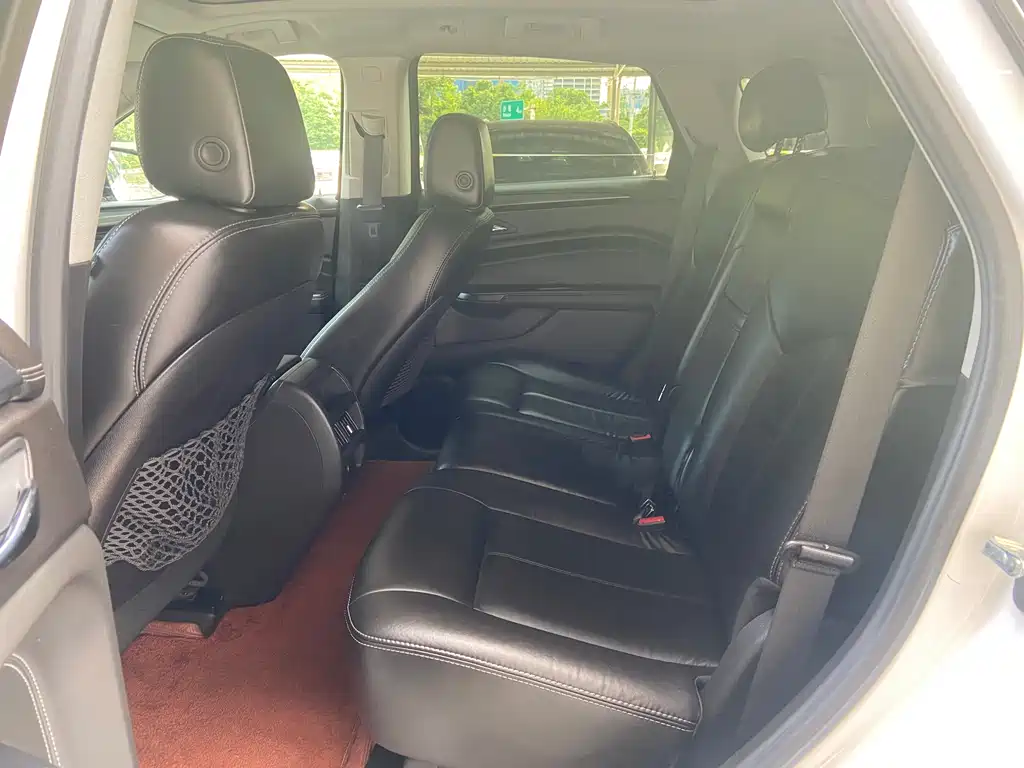 Cadillac SRX 2014 — фото 11