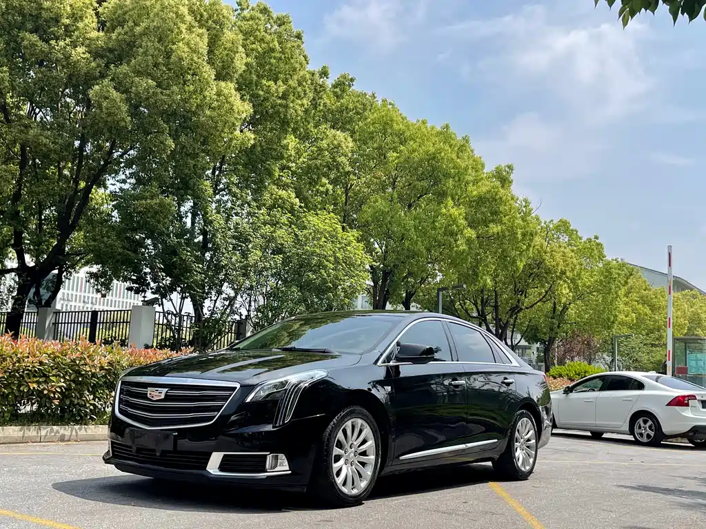 Cadillac XTS 2018 — фото 1