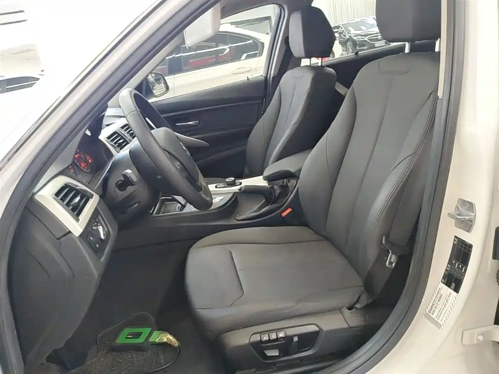 BMW 3 Series 2015 — фото 15