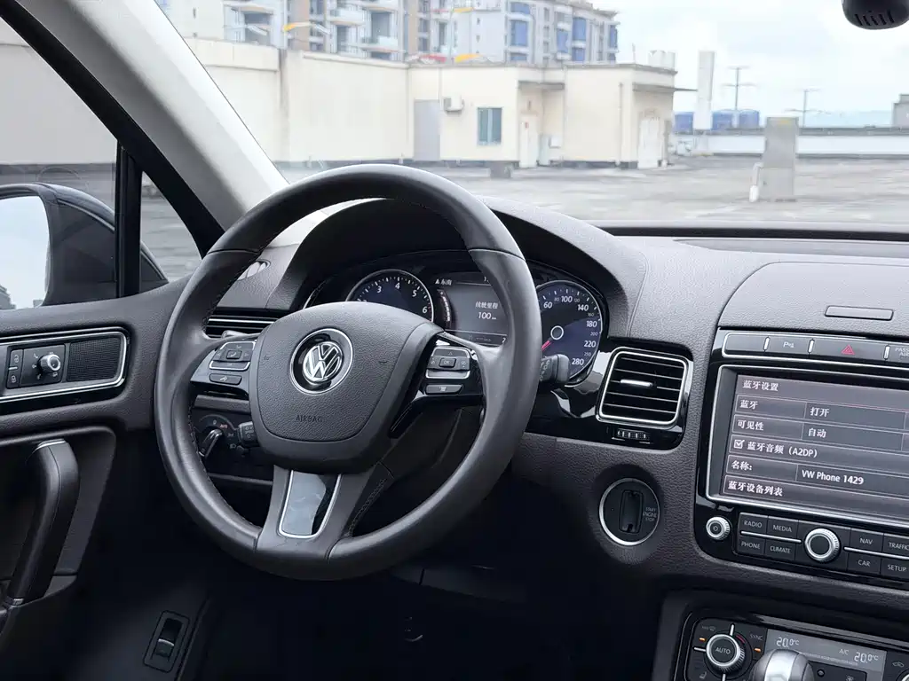 Volkswagen Touareg 2018 — фото 10