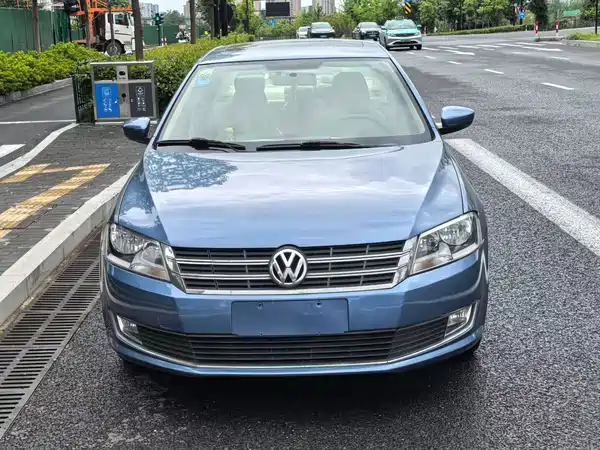 Volkswagen Lavida 2012
